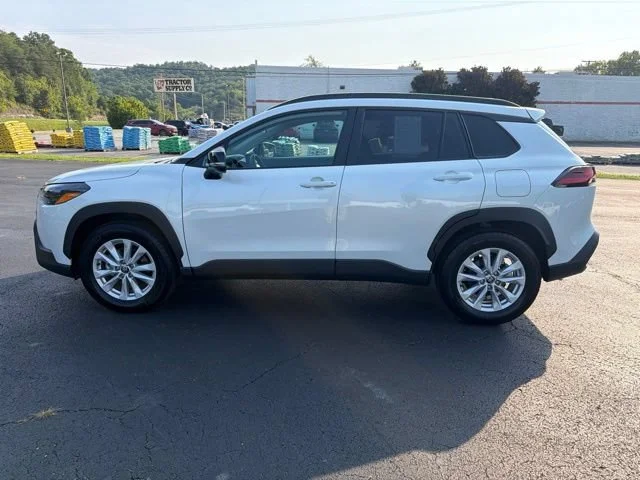 Used 2026 Off-white Toyota LE image 10