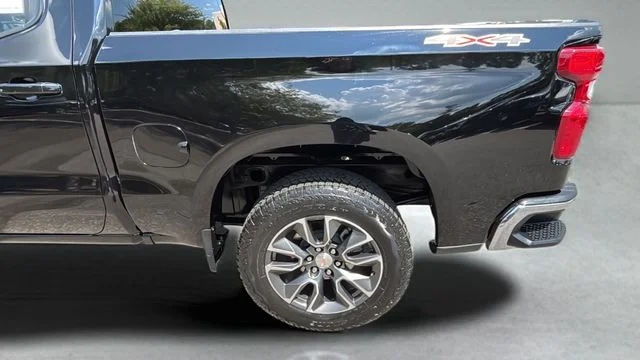 Used 2025 Black Chevrolet LT image 36