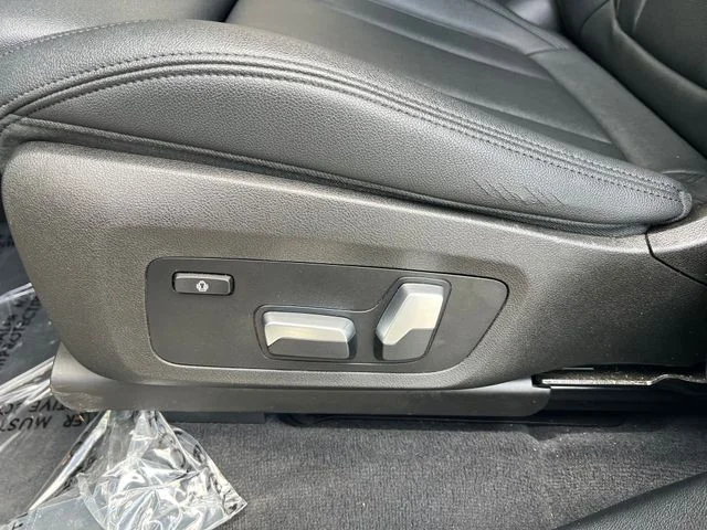 Used 2019 Alpine White BMW sDrive30i image 37