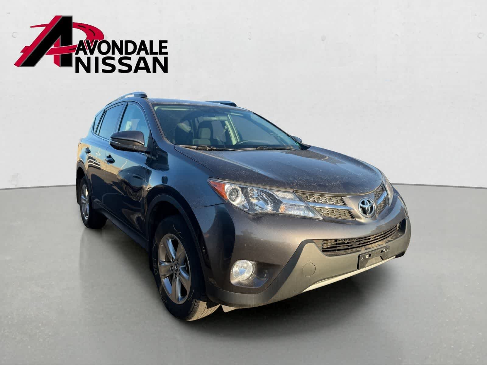 Used 2015 Magnetic Gray Metallic Toyota XLE image 4