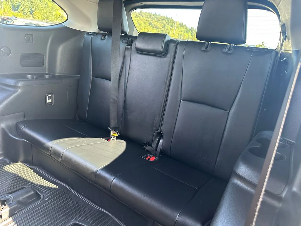 Used 2022 Black Toyota XLE image 15