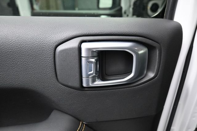 Used 2025 White Jeep Sahara image 12