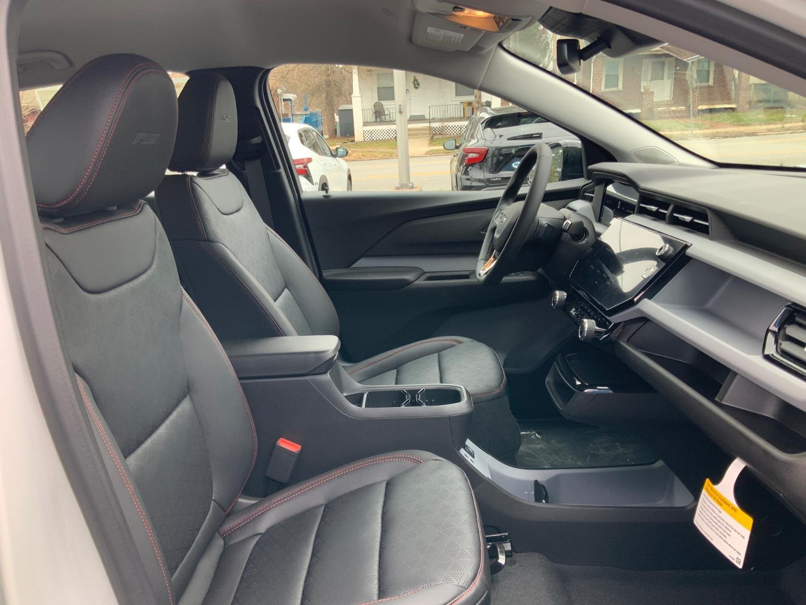 2027 Chevrolet Bolt RS - Photo 13