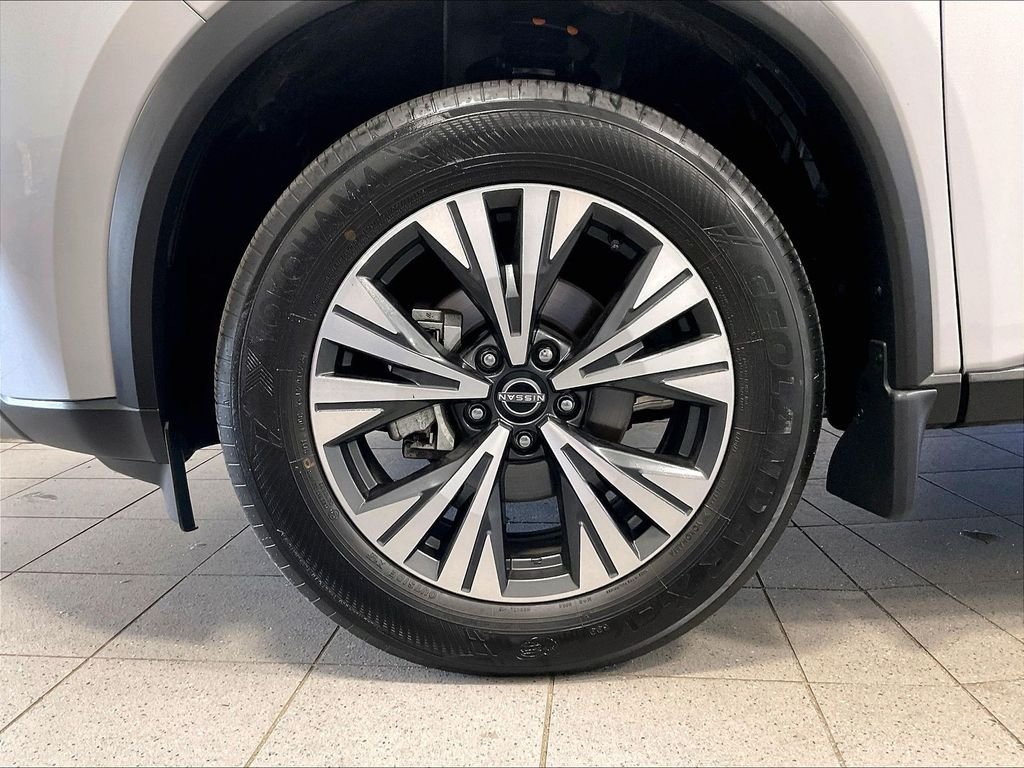 Used 2023 Silver Nissan SV image 7