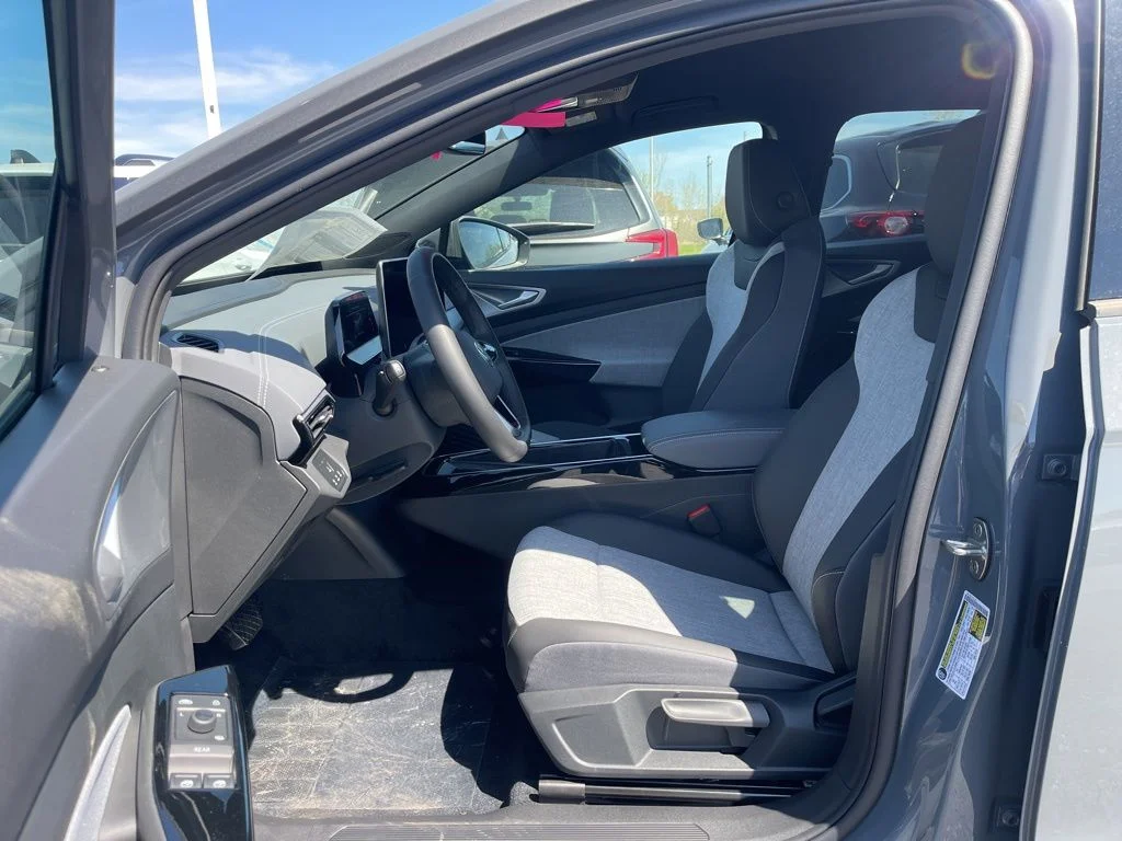 New 2026 Pure Gray Volkswagen Pro image 17
