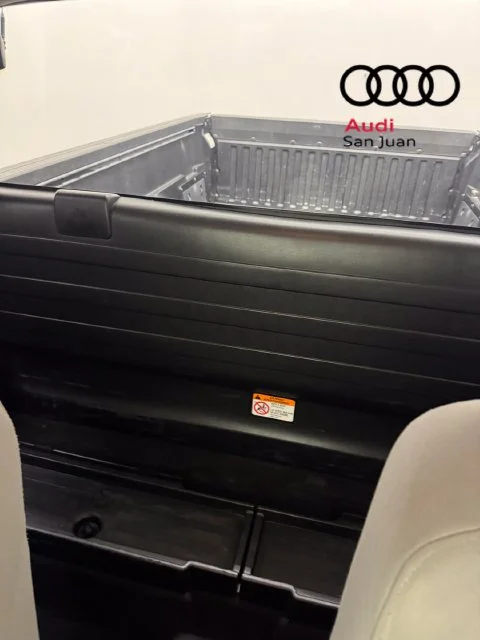 Used 2018 White Toyota SR image 16