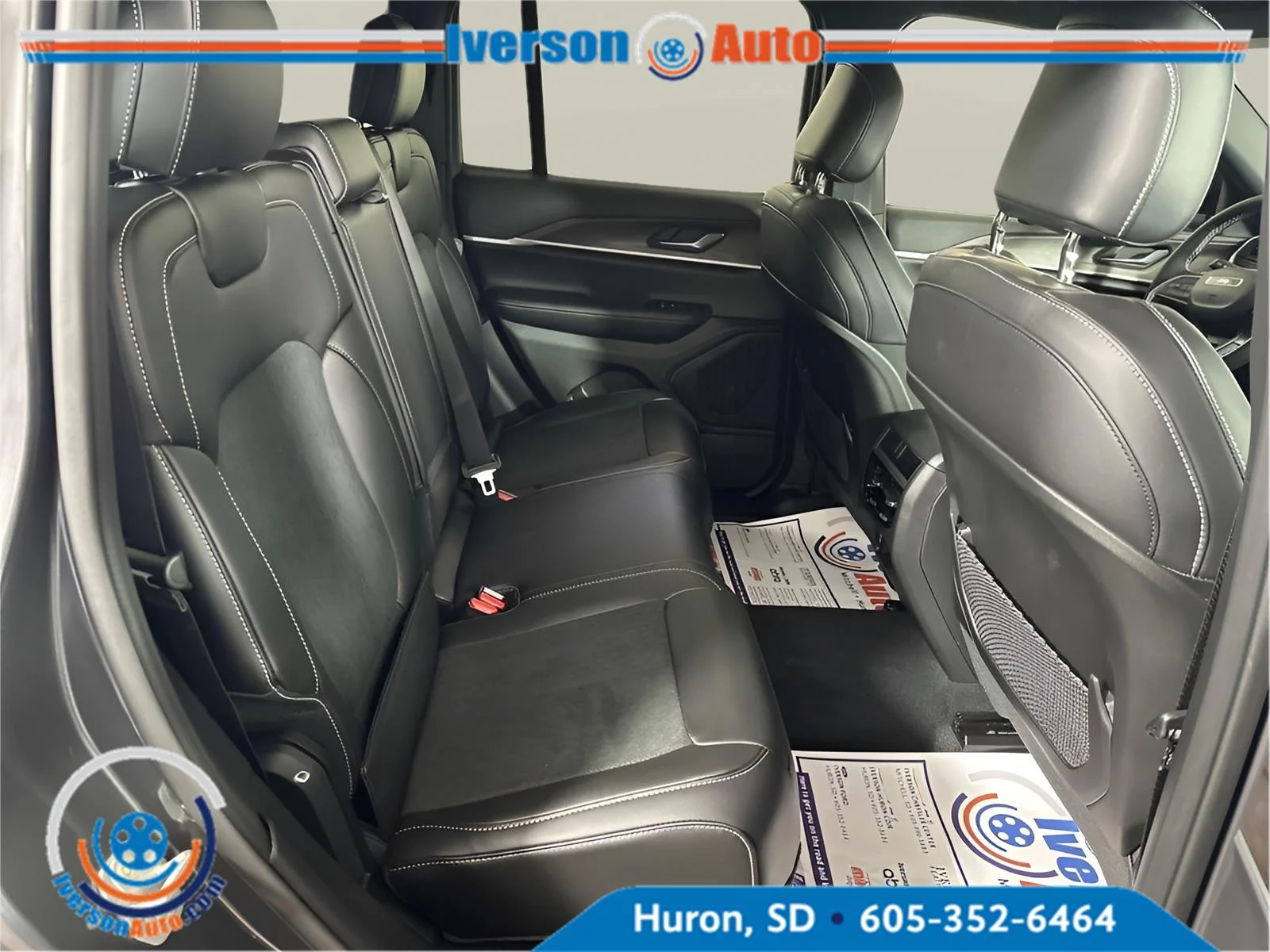 New 2026 Baltic Gray Metallic Clear-Coat Exterior Paint Jeep Laredo Altitude image 31