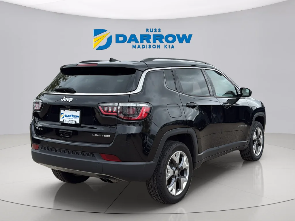 Used 2021 Diamond Black Crystal Pearlcoat Jeep Limited image 5