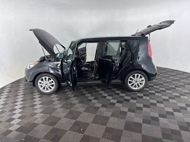 Used 2017 Black Kia Plus image 9