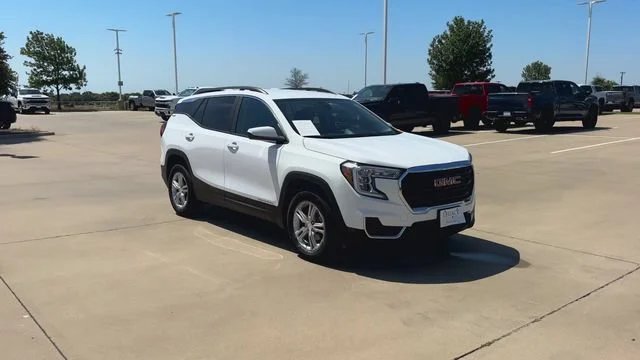 Used 2023 Summit White GMC SLE image 3