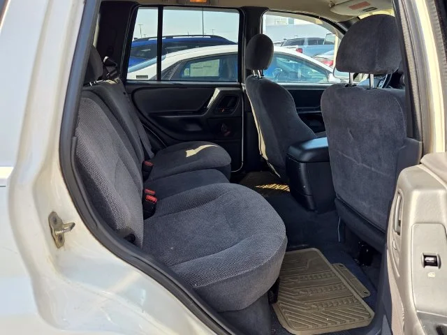 Used 1999 White Jeep Laredo image 20