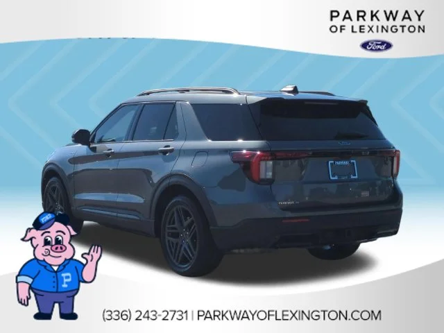 Used 2025 Gray Ford ST-Line image 3
