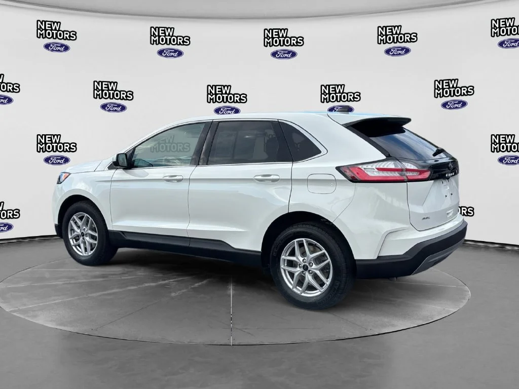 Used 2024 White Metallic Ford SEL image 3