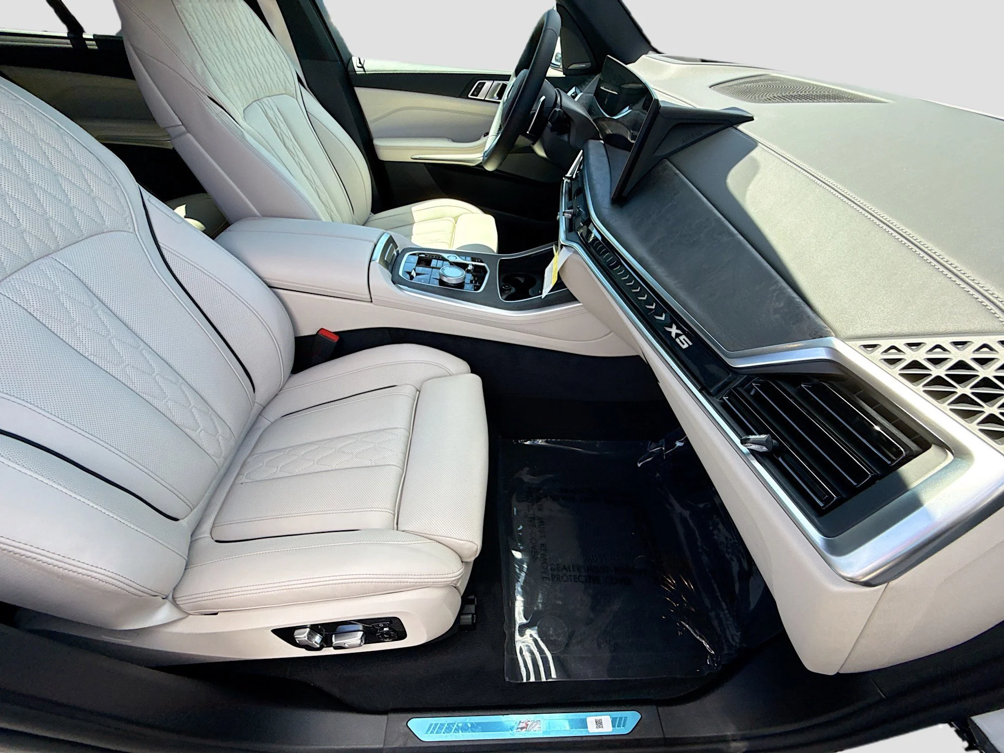 New 2026 Alpine White BMW xDrive50e image 15