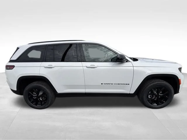 New 2026 Bright White Clear-Coat Exterior Paint Jeep Altitude image 6