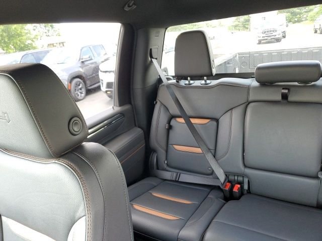 Used 2025 White GMC AT4 image 14