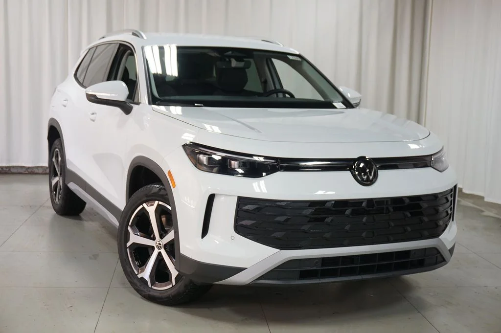 New 2026 White/off-white Volkswagen 2.0T SE image 4