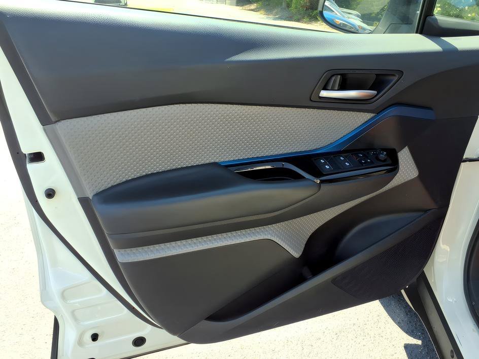 Used 2019 Blizzard Pearl Toyota XLE image 18