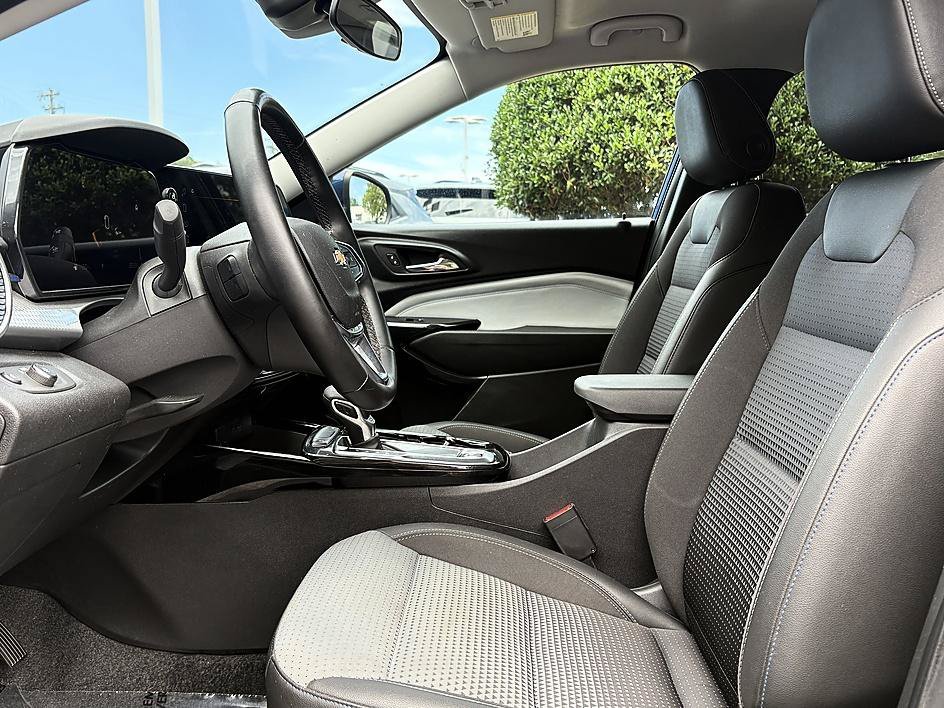 Used 2024 Blue Glow Metallic Chevrolet LT image 9
