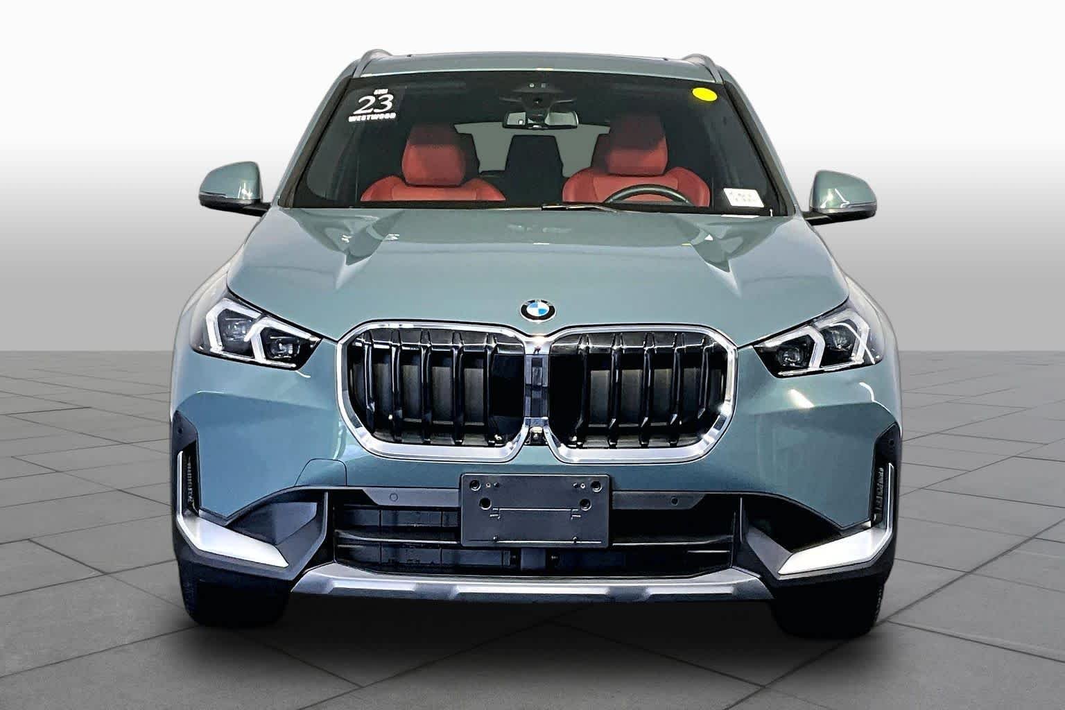 Used 2023 Cape York Green Metallic BMW xDrive28i image 4