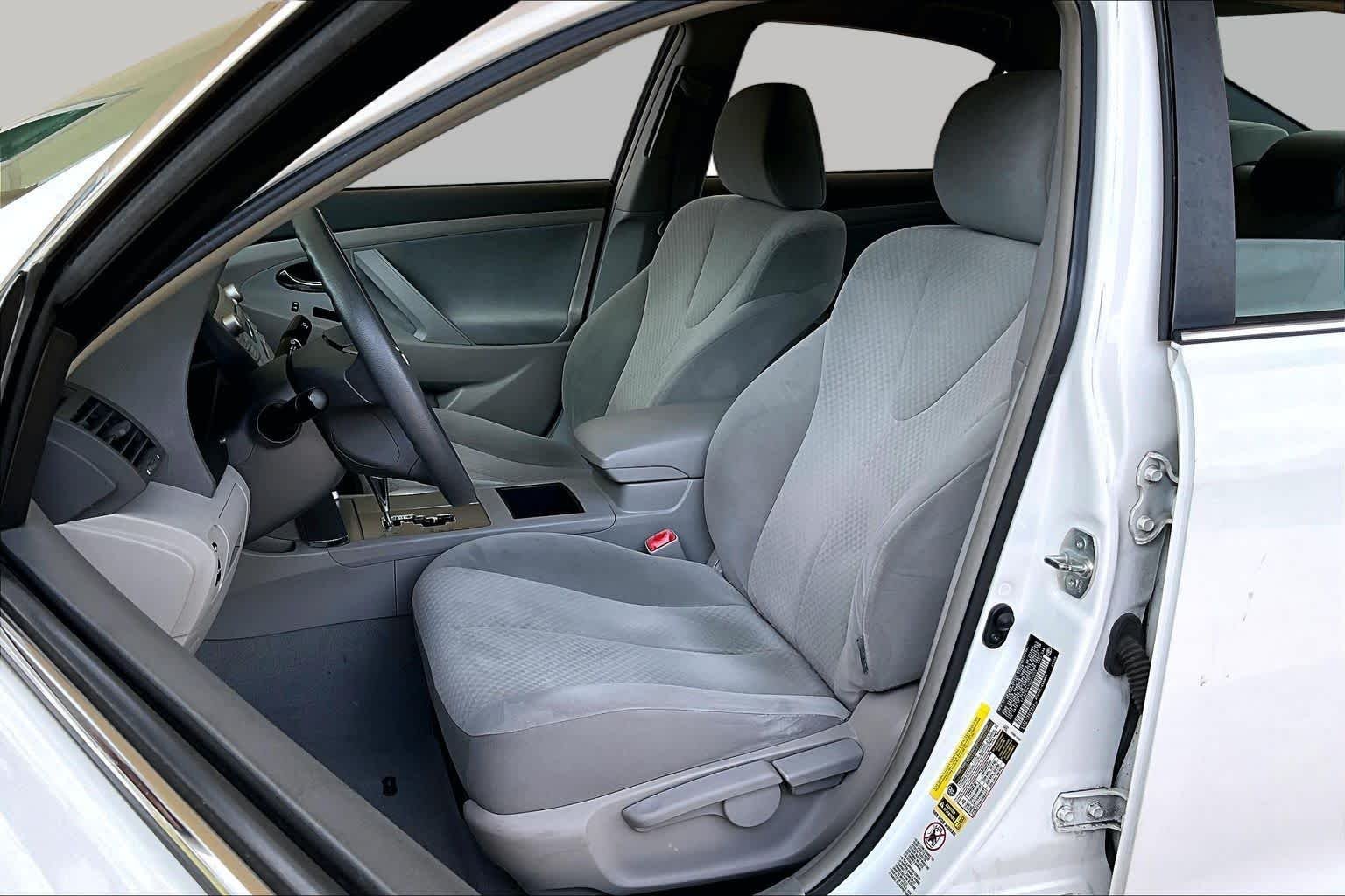 Used 2009 Super White Toyota  image 7