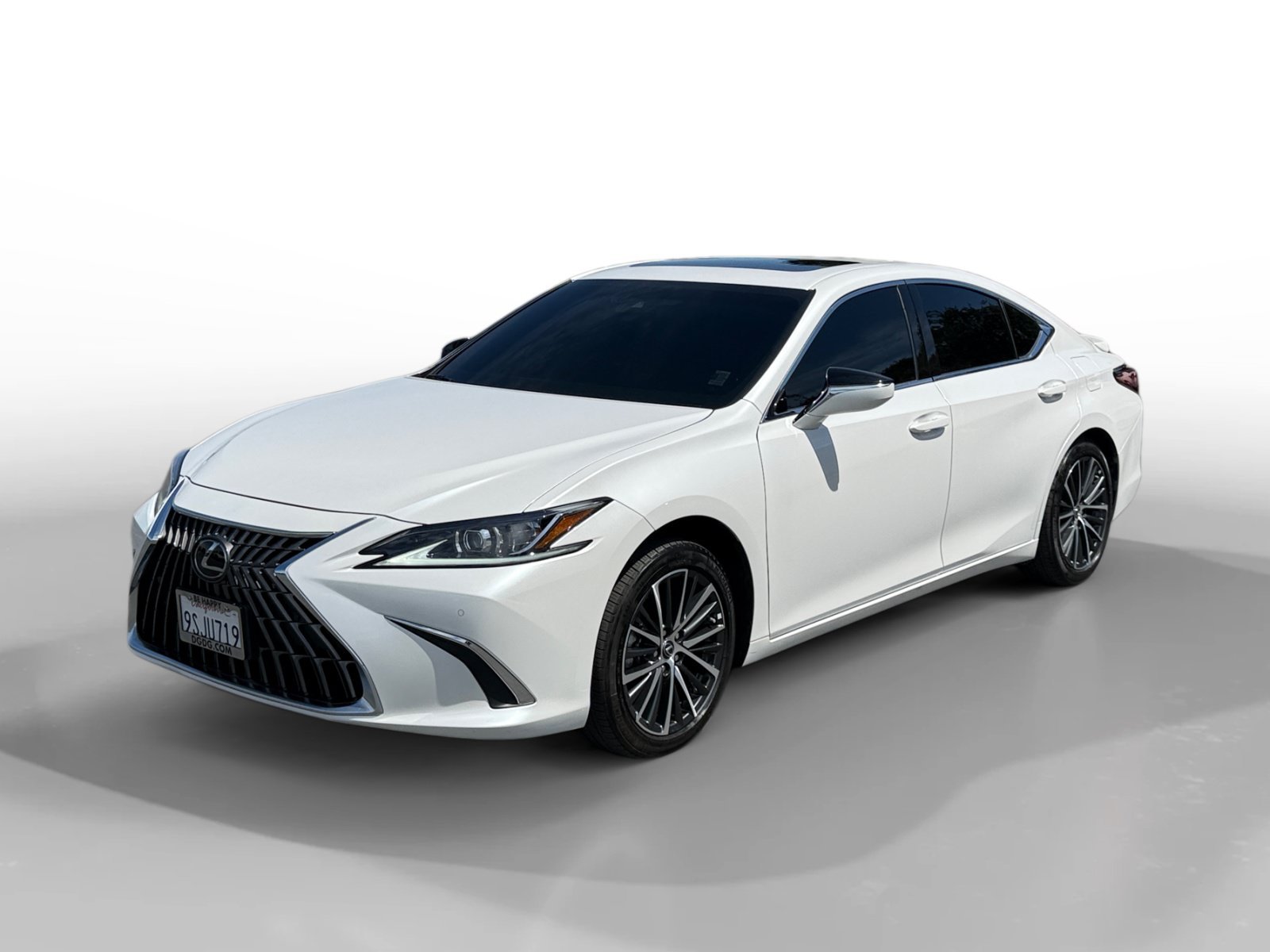 Used 2025 White Pearl Lexus 300h image 1