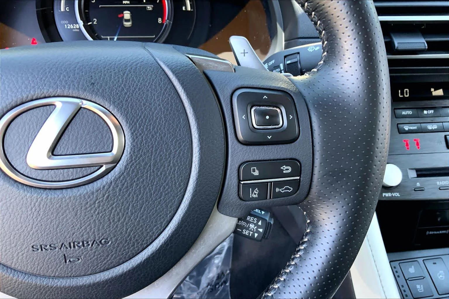 Certified Used 2025 ULTRA WHITE Lexus F SPORT image 25