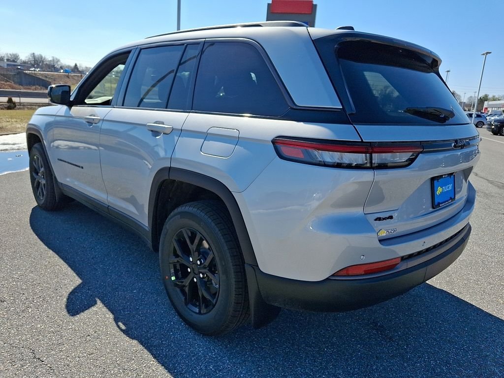 New 2026 Silver Jeep Laredo image 3
