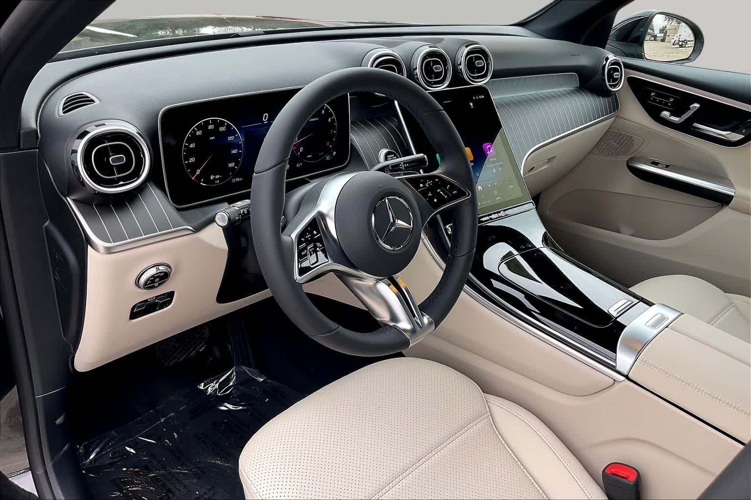 New 2026 Obsidian Black Metallic Mercedes-Benz GLC 300 image 9