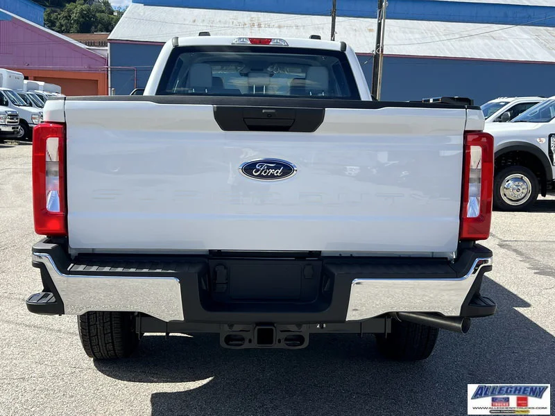 New 2026 Oxford White Ford XL image 7