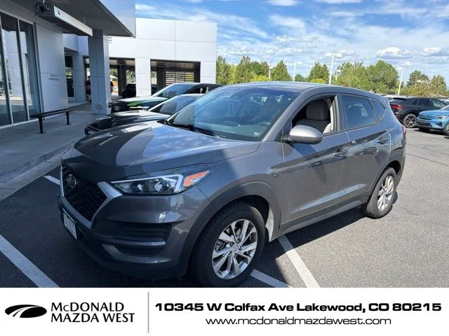 Used 2020 Gray Hyundai SE image 1