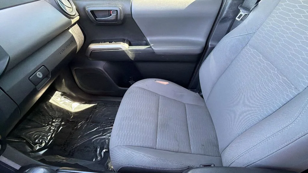 Used 2016 Quicksand Toyota SR5 image 12