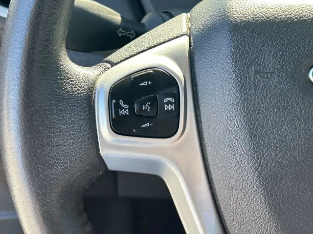 Used 2016 Red Ford SE image 18