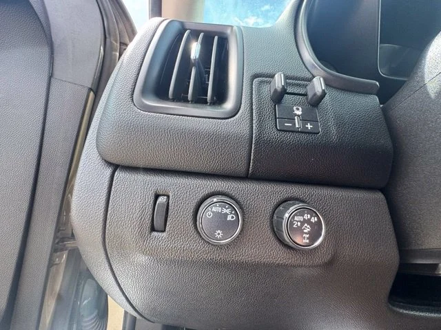 Certified Used 2022 Beige Chevrolet ZR2 image 39