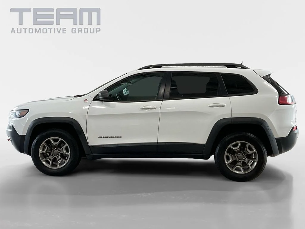 Used 2019 White Jeep Trailhawk image 4