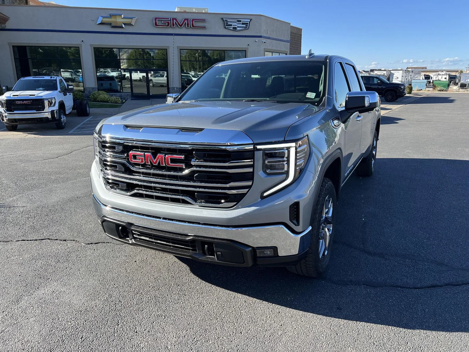 2026 GMC Sierra 1500 SLT - Photo 9