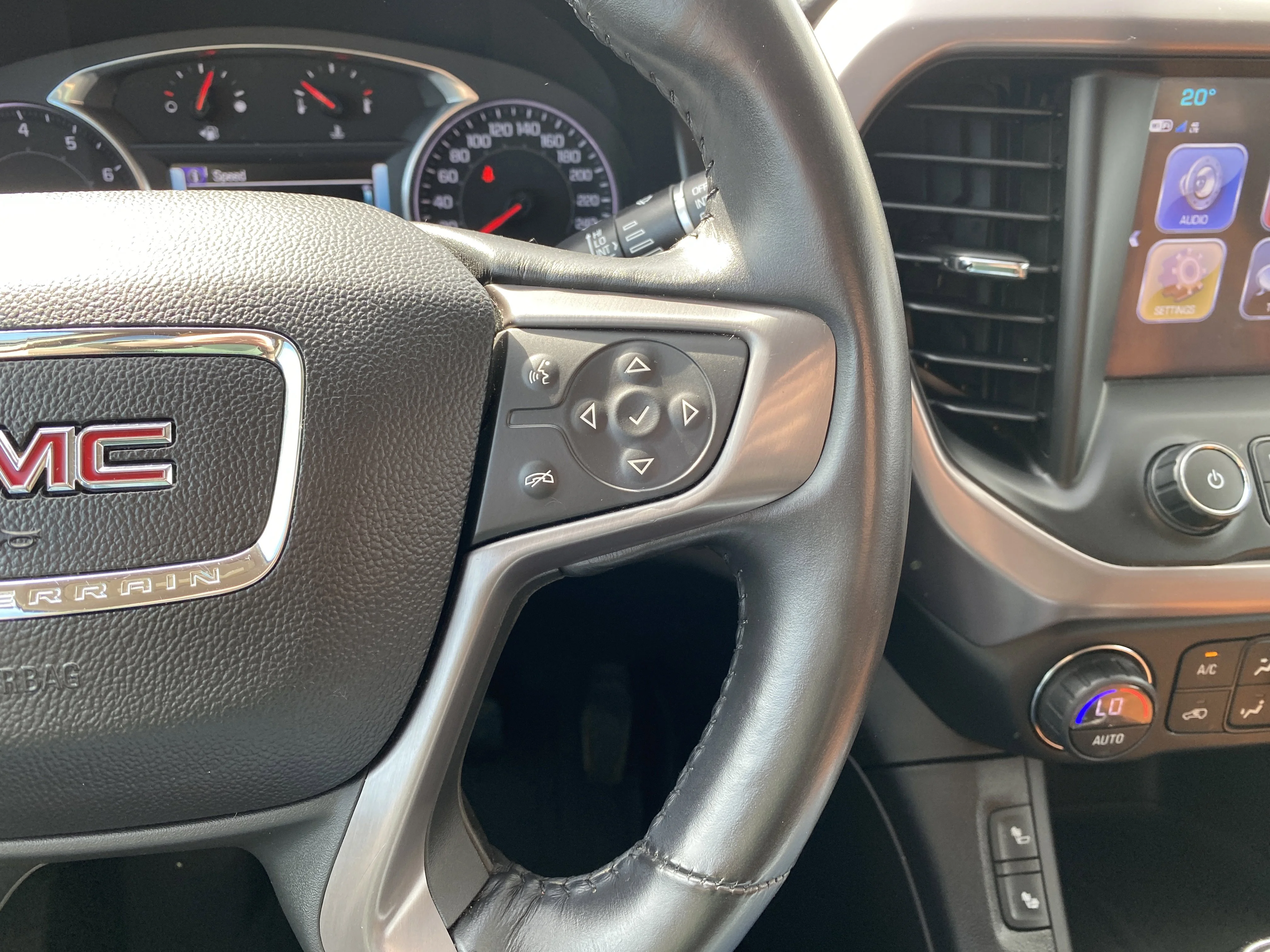 Used 2018 Gray GMC SLT-1 AWD * ALL TERRAIN * DUAL CLIMATE ZONES * image 13