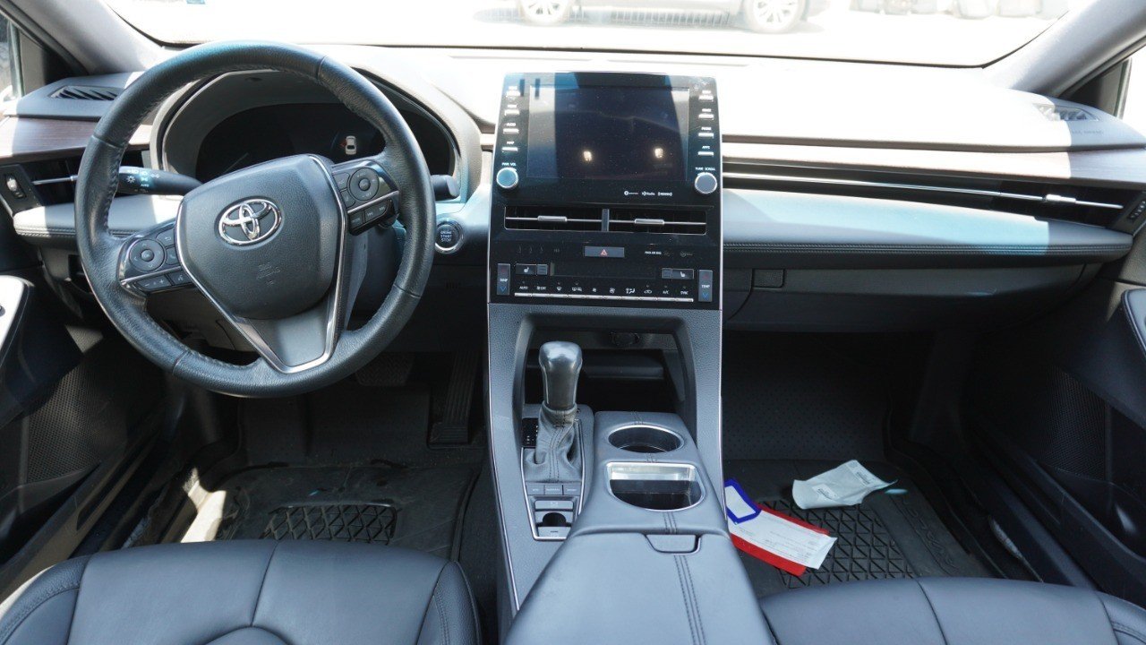 Used 2022 Silver Toyota XLE image 13