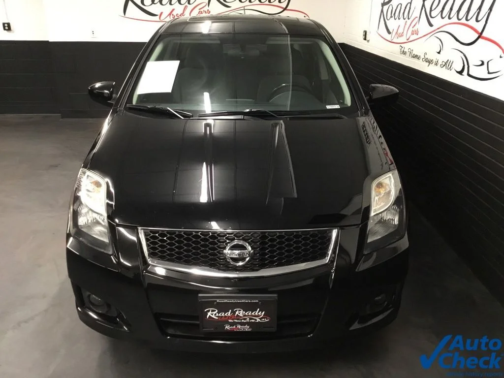 Used 2012 Black Nissan 2.0 SR image 4