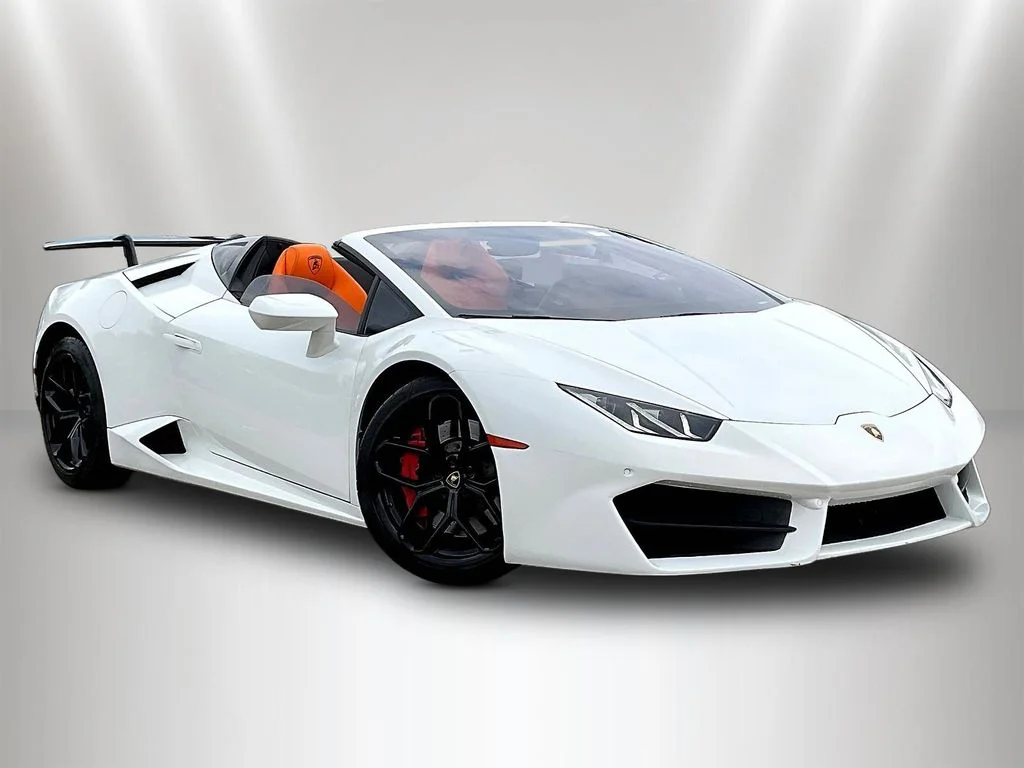 Used 2019  Lamborghini LP580-2S image 3