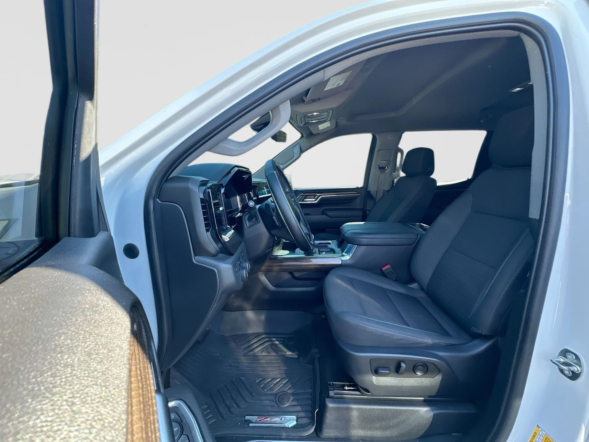 Used 2023 Summit White Chevrolet LT Trail Boss image 2