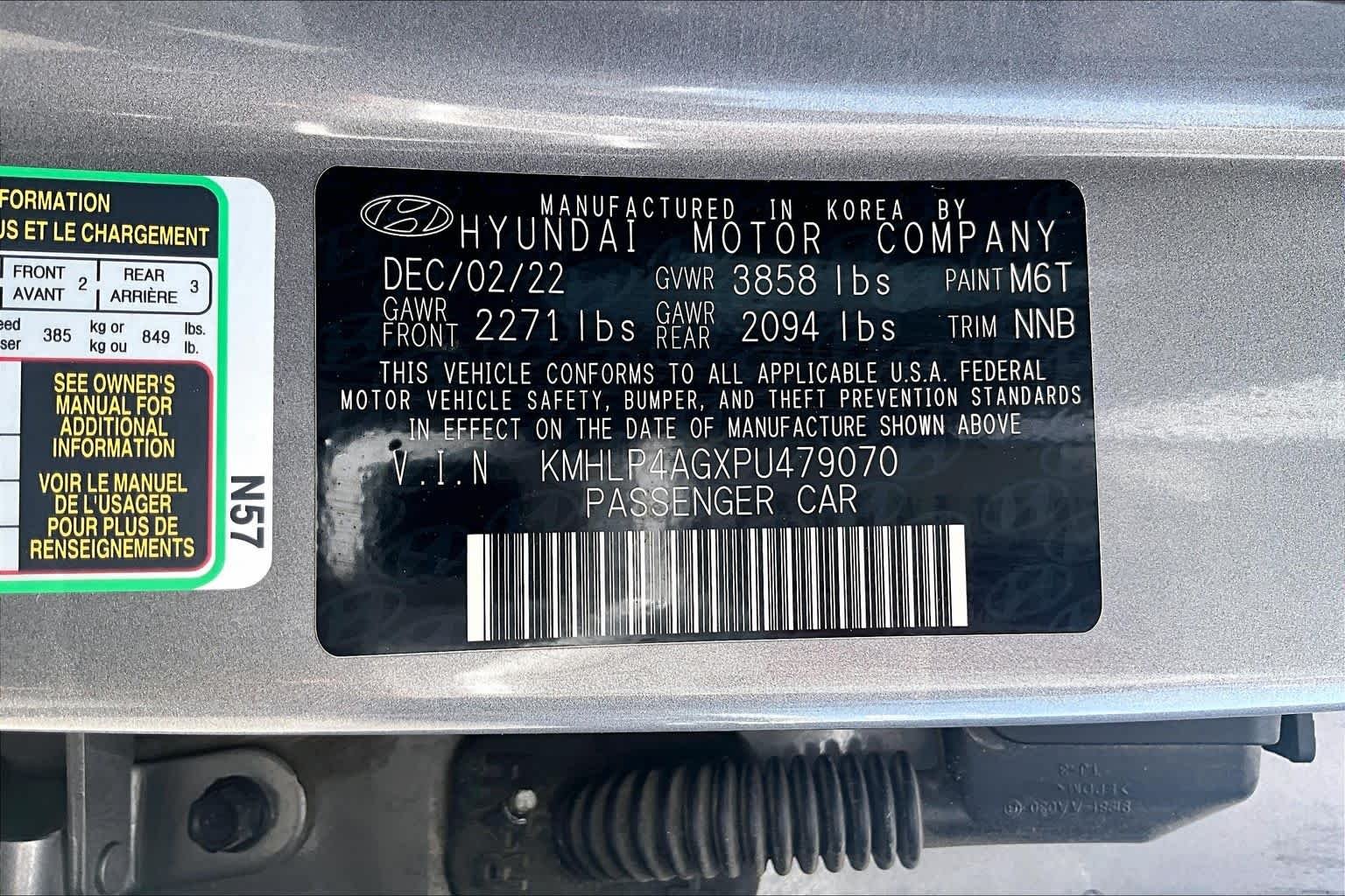 Used 2023 Fluid Metal Hyundai Limited image 34