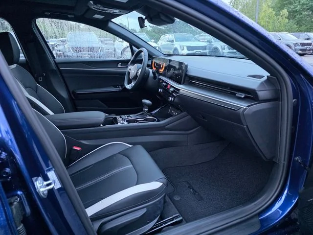 New 2026 Yacht Blue Kia GT-Line image 10