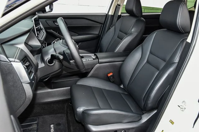 New 2026 Everest White Pearl TriCoat Nissan Dark Armor image 19