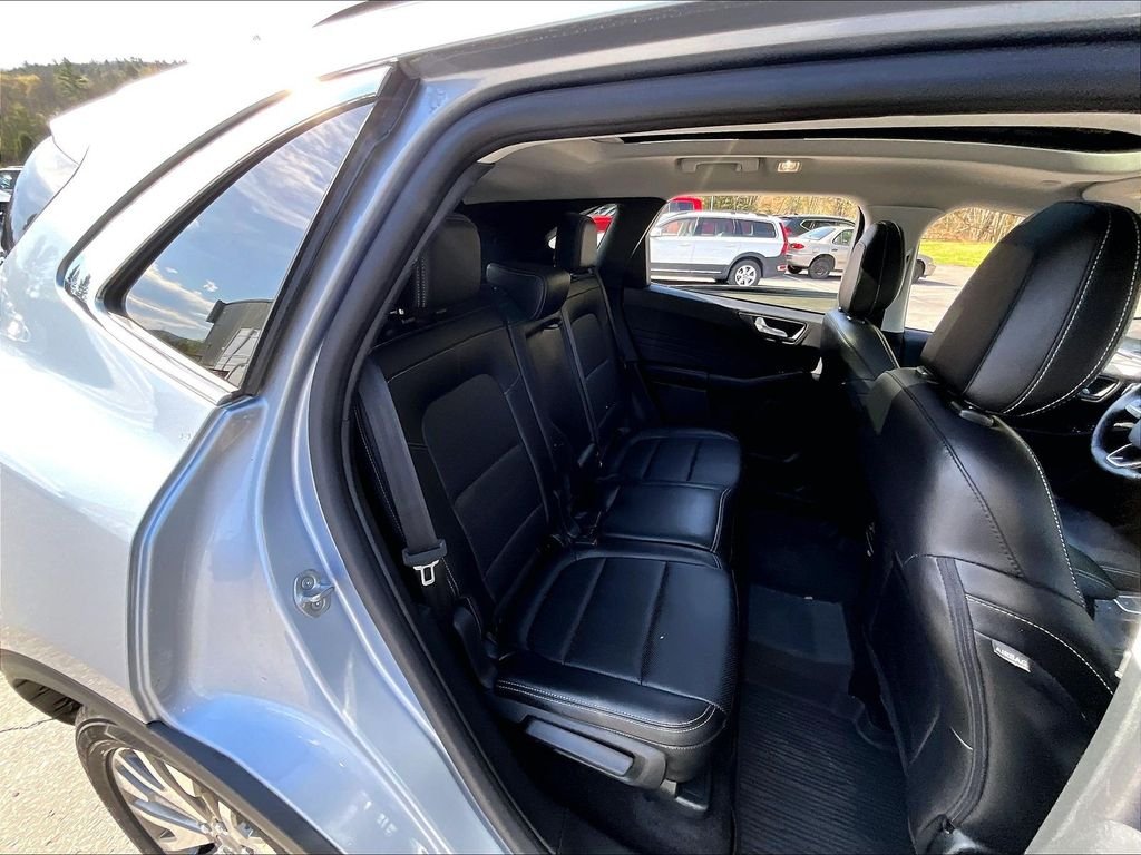 Used 2022 Blue Silver Metallic Ford Titanium image 16