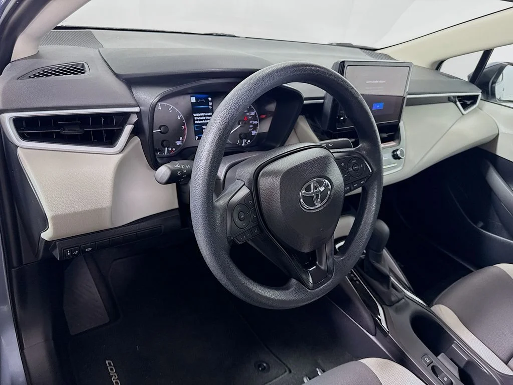 2025 Toyota Corolla LE - Photo 10