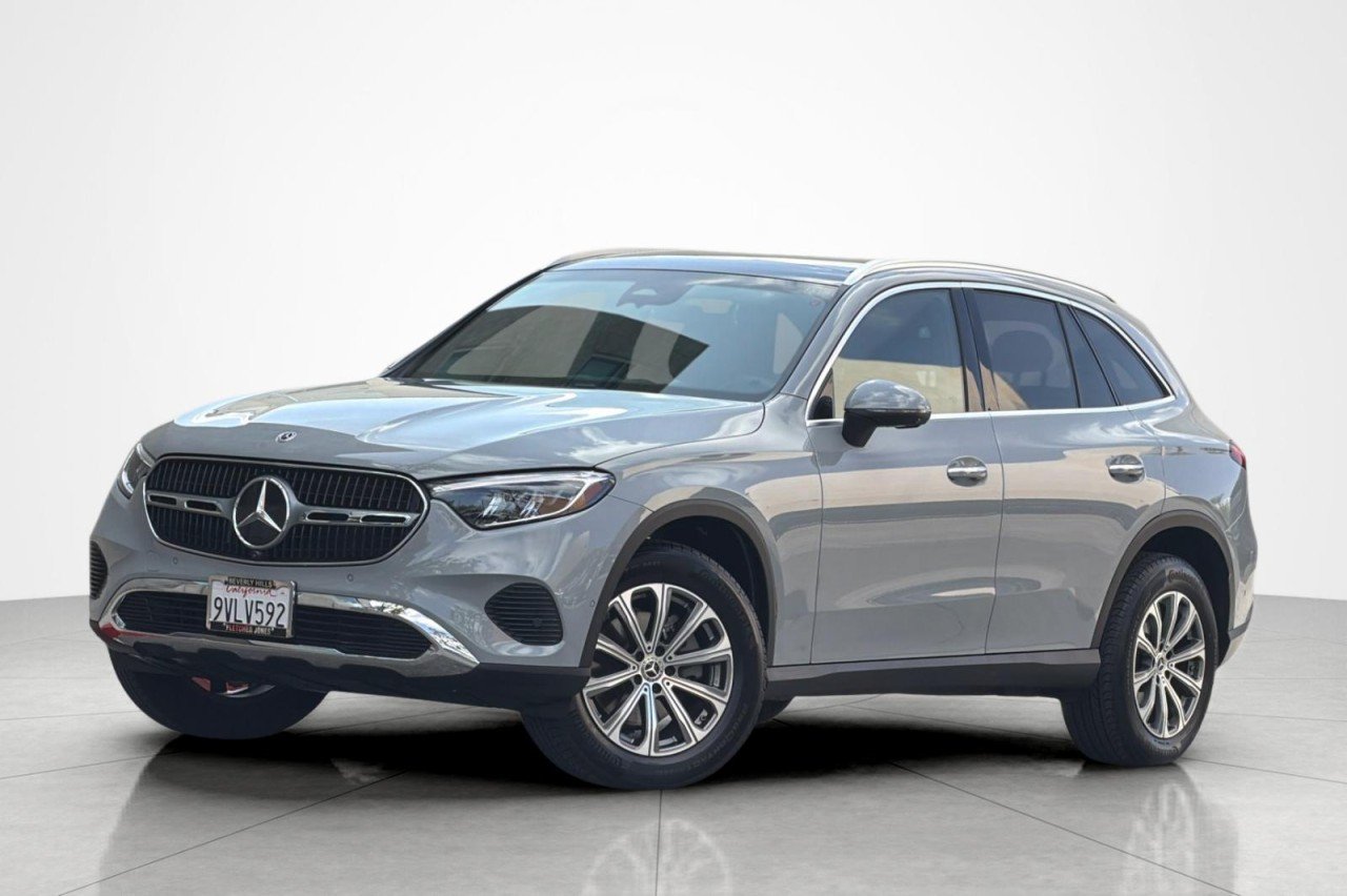 2026 Mercedes-Benz GLC GLC 300's photo