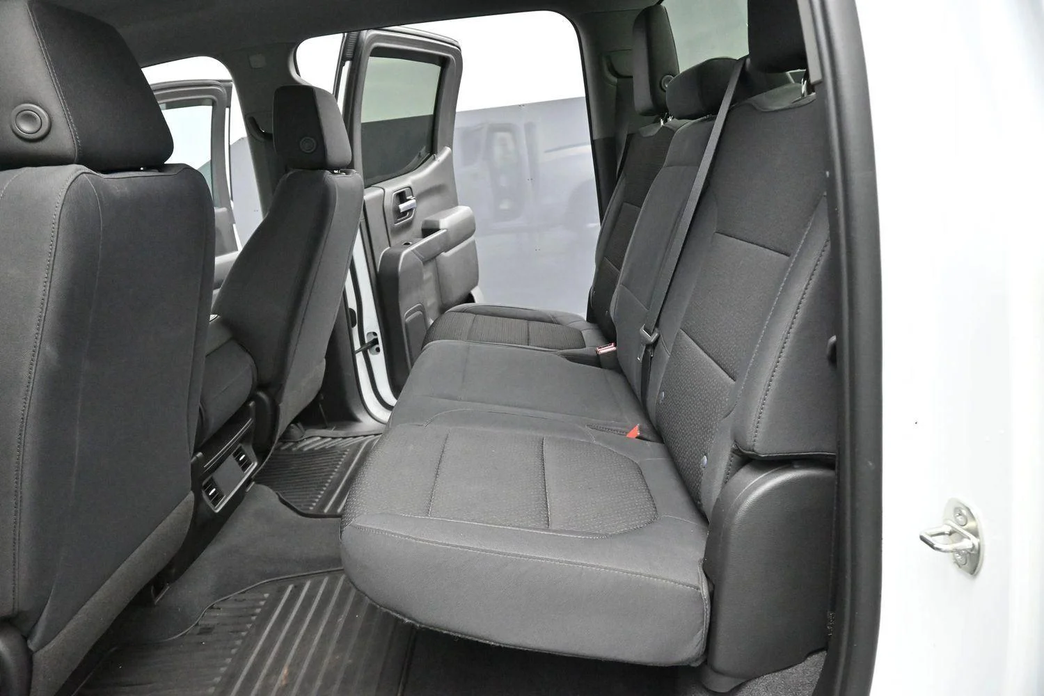 Used 2019 SUMMIT WHITE Chevrolet Custom image 23