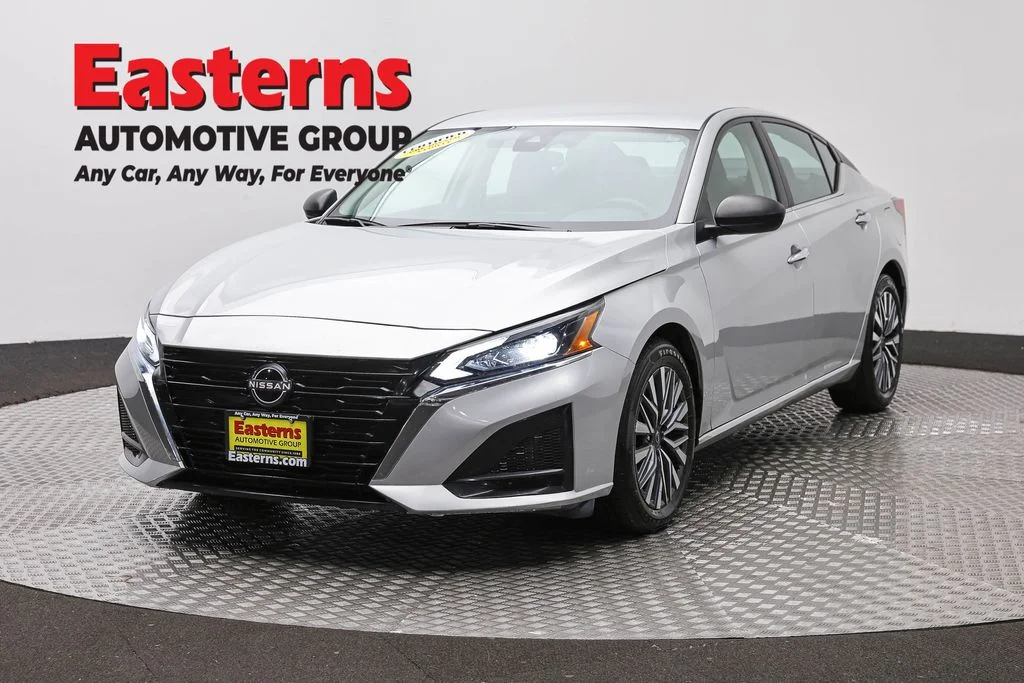 Used 2024 Silver Nissan 2.5 SV image 1