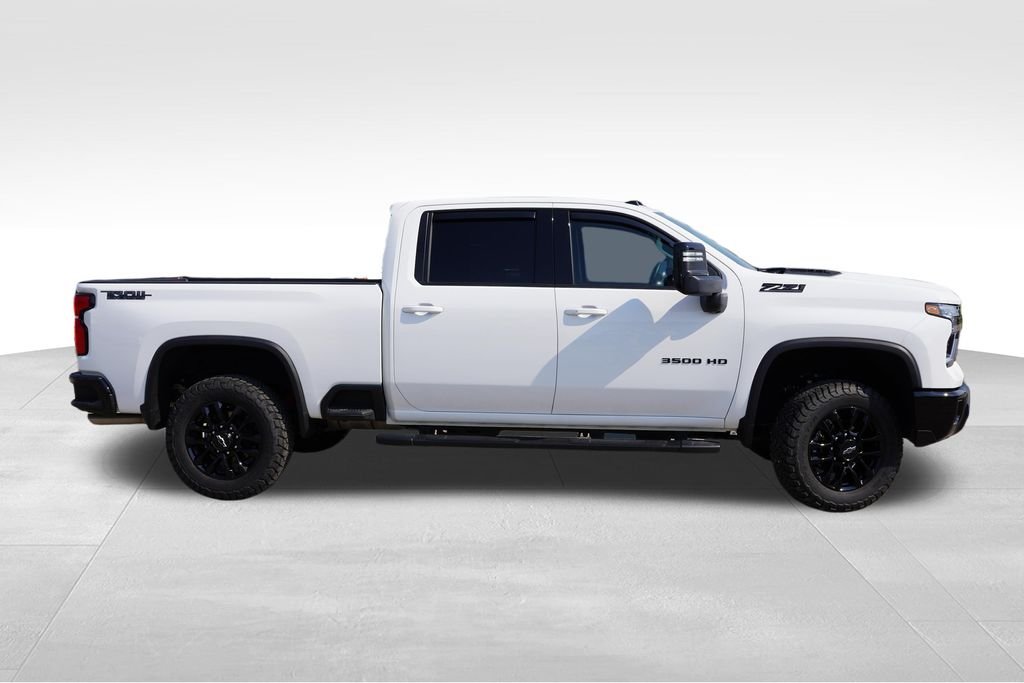 Used 2025 White Chevrolet LTZ image 3